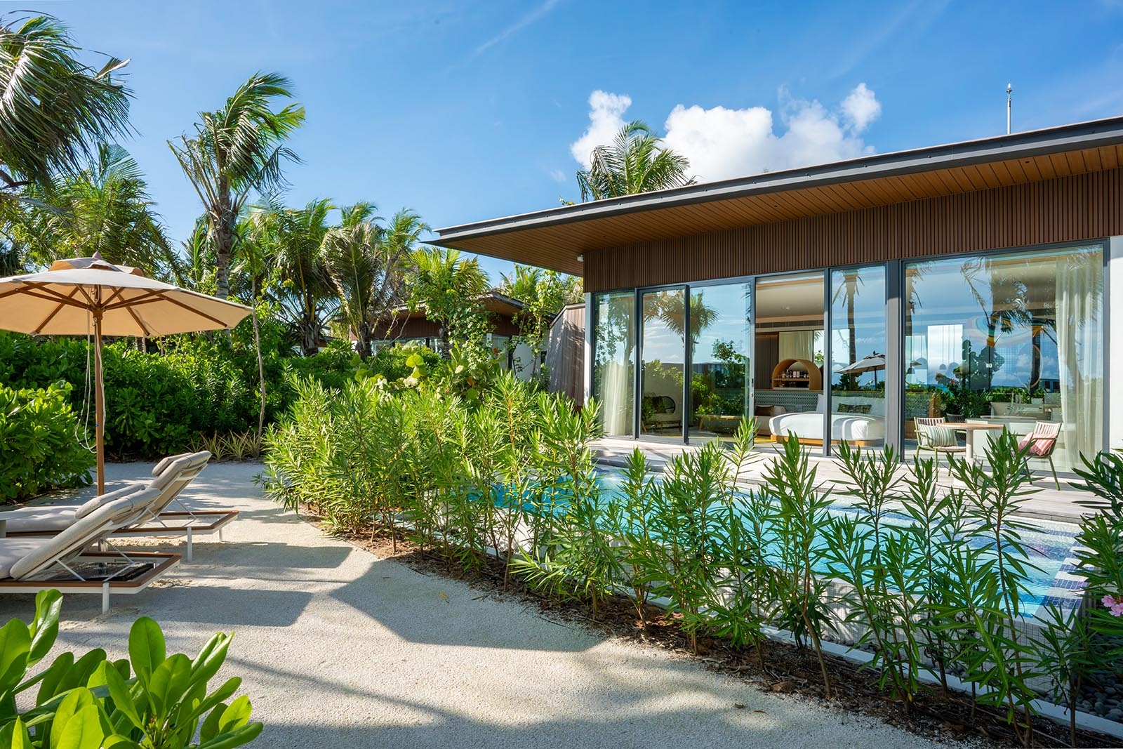 Family Beach Pool Villa with Capsule